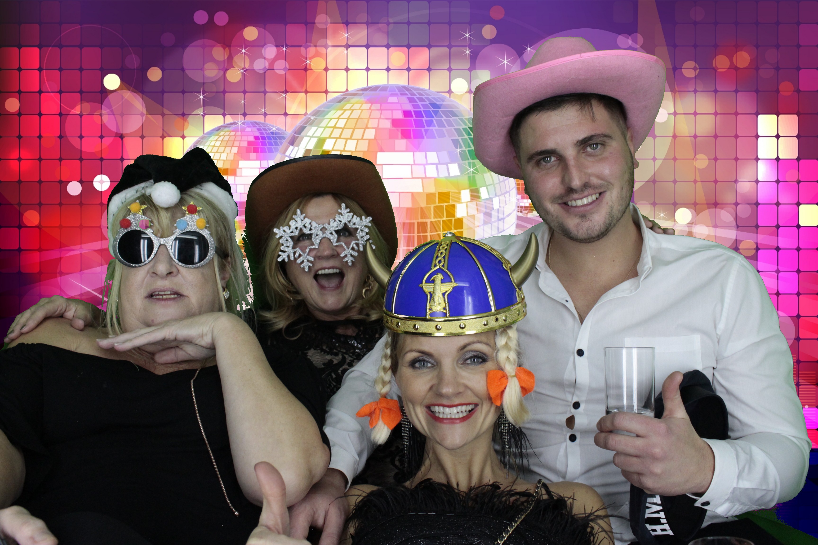 Christine's 60th Birthday | View more photos from the event at gallery.myphotoboothexperience.co.uk/u/MyPhotoBoothExperienceLtd/Christines-60th-Birthday